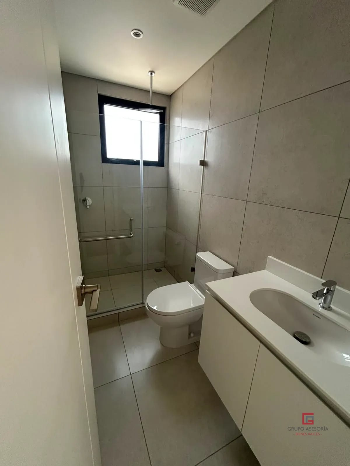 Espectacular apartamento en renta Ferré Diez — Apartamento en Alquiler en Ferré Diez, Zona 10, Guatemala, Ciudad — foto 7 de 16