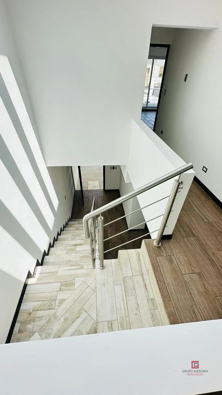 Moderna Casa en Venta Sector B1 San Cristóbal — Casa en Venta en Zona 8 Mixco, Guatemala, Ciudad — foto 4 de 16