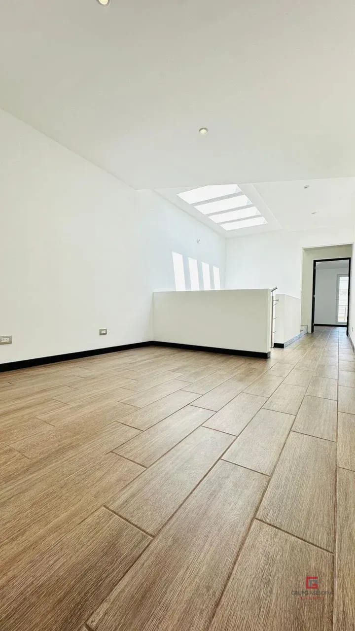Moderna Casa en Venta Sector B1 San Cristóbal — Casa en Venta en Zona 8 Mixco, Guatemala, Ciudad — foto 5 de 16