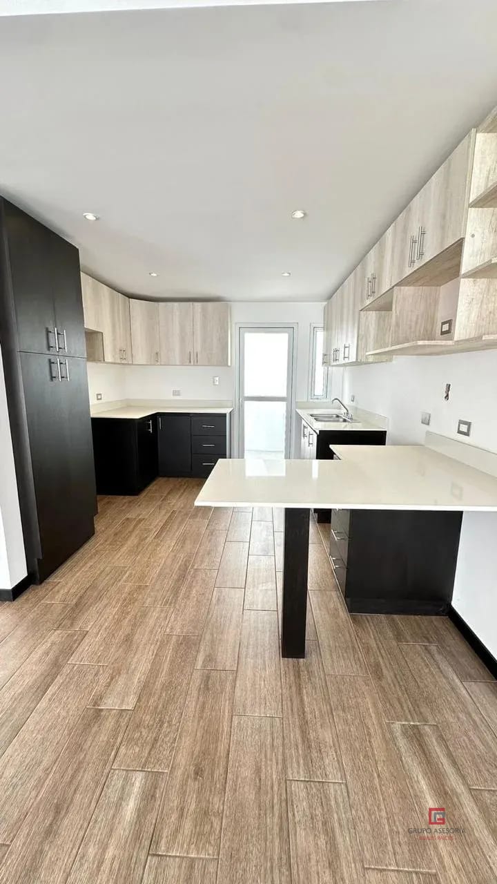 Moderna Casa en Venta Sector B1 San Cristóbal — Casa en Venta en Zona 8 Mixco, Guatemala, Ciudad — foto 10 de 16