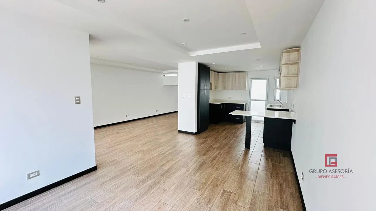 Moderna Casa en Venta Sector B1 San Cristóbal — Casa en Venta en Zona 8 Mixco, Guatemala, Ciudad — foto 13 de 16