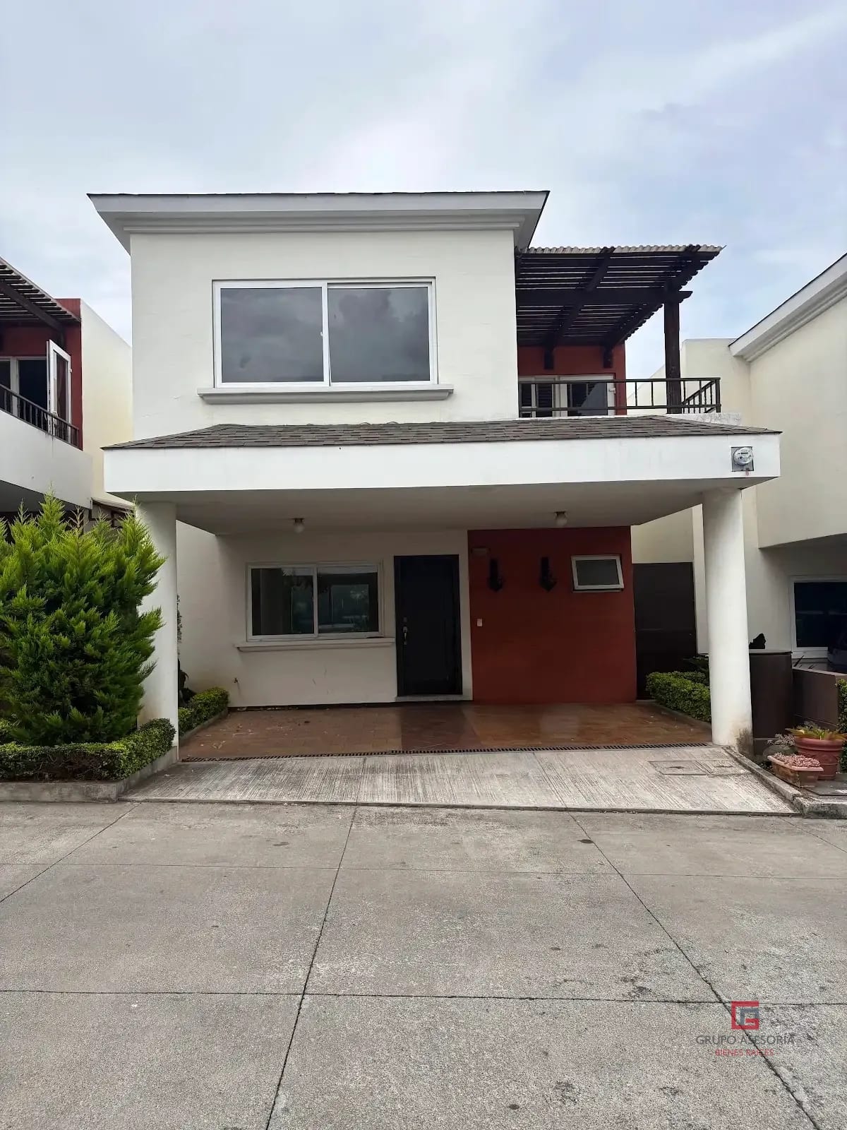 Espectacular casa en renta Las Luces del Encinal — Casa en Alquiler en Zona 7 Mixco, Guatemala, Ciudad — foto 1 de 16
