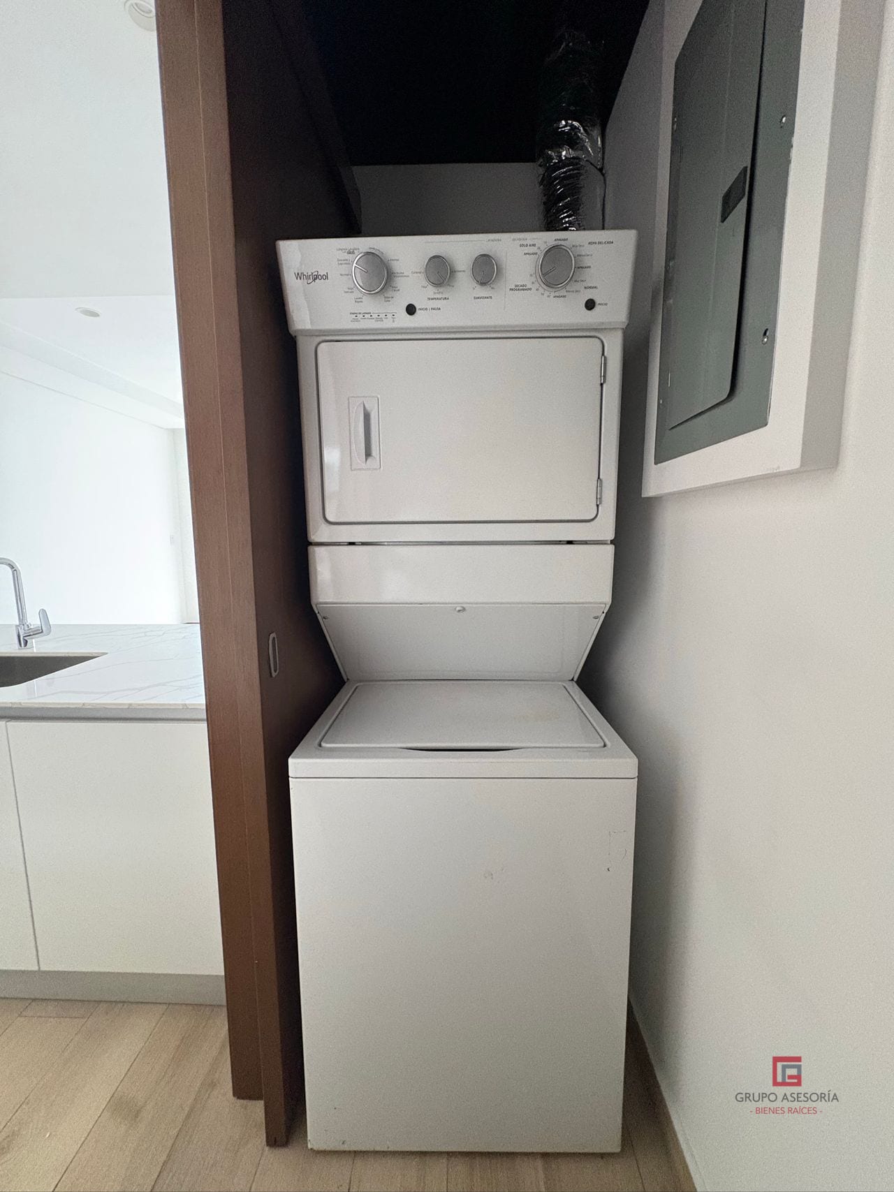 Apartamento en renta Ferré Diez zona 10 — Apartamento en Alquiler en Ferré Diez, Zona 10, Guatemala, Ciudad — foto 6 de 17