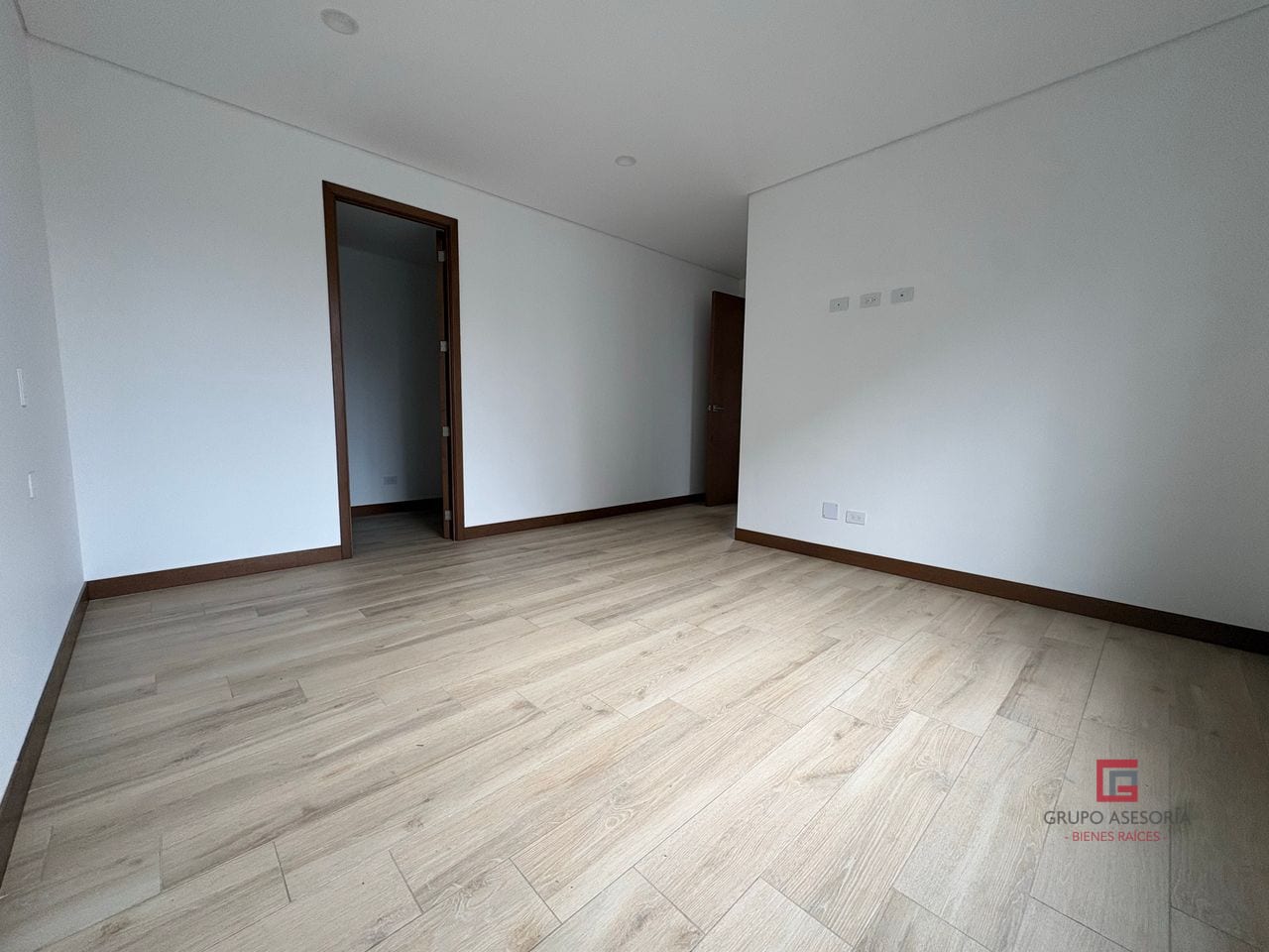 Apartamento en renta Ferré Diez zona 10 — Apartamento en Alquiler en Ferré Diez, Zona 10, Guatemala, Ciudad — foto 16 de 17