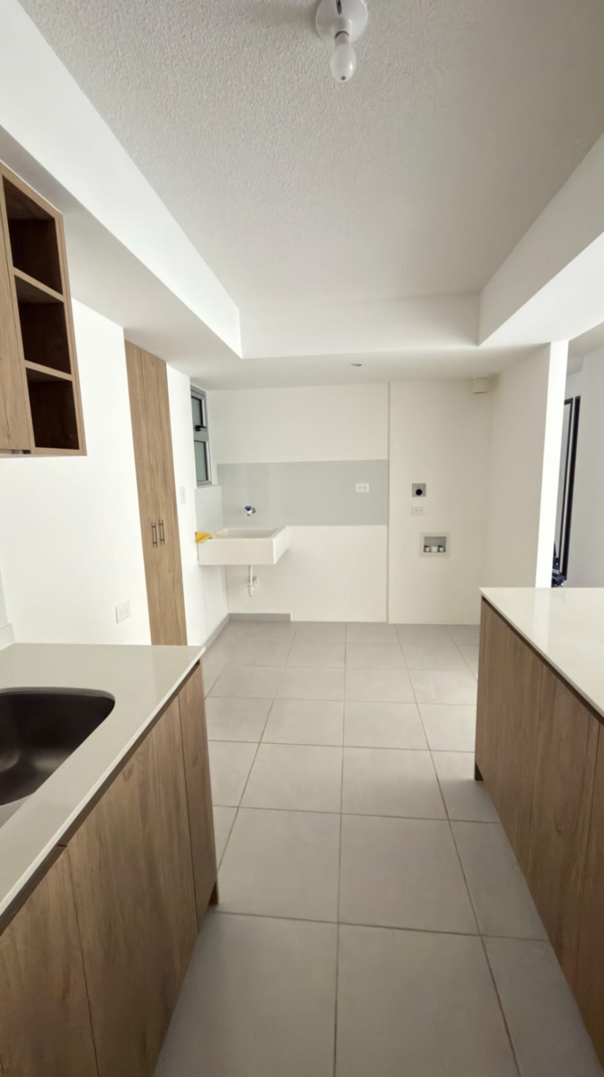APARTAMENTO EN RENTA CON AMPLIO JARDÍN — Apartamento en Alquiler en Condado Naranjo, Zona 4 Mixco, Guatemala, Ciudad — foto 10 de 16
