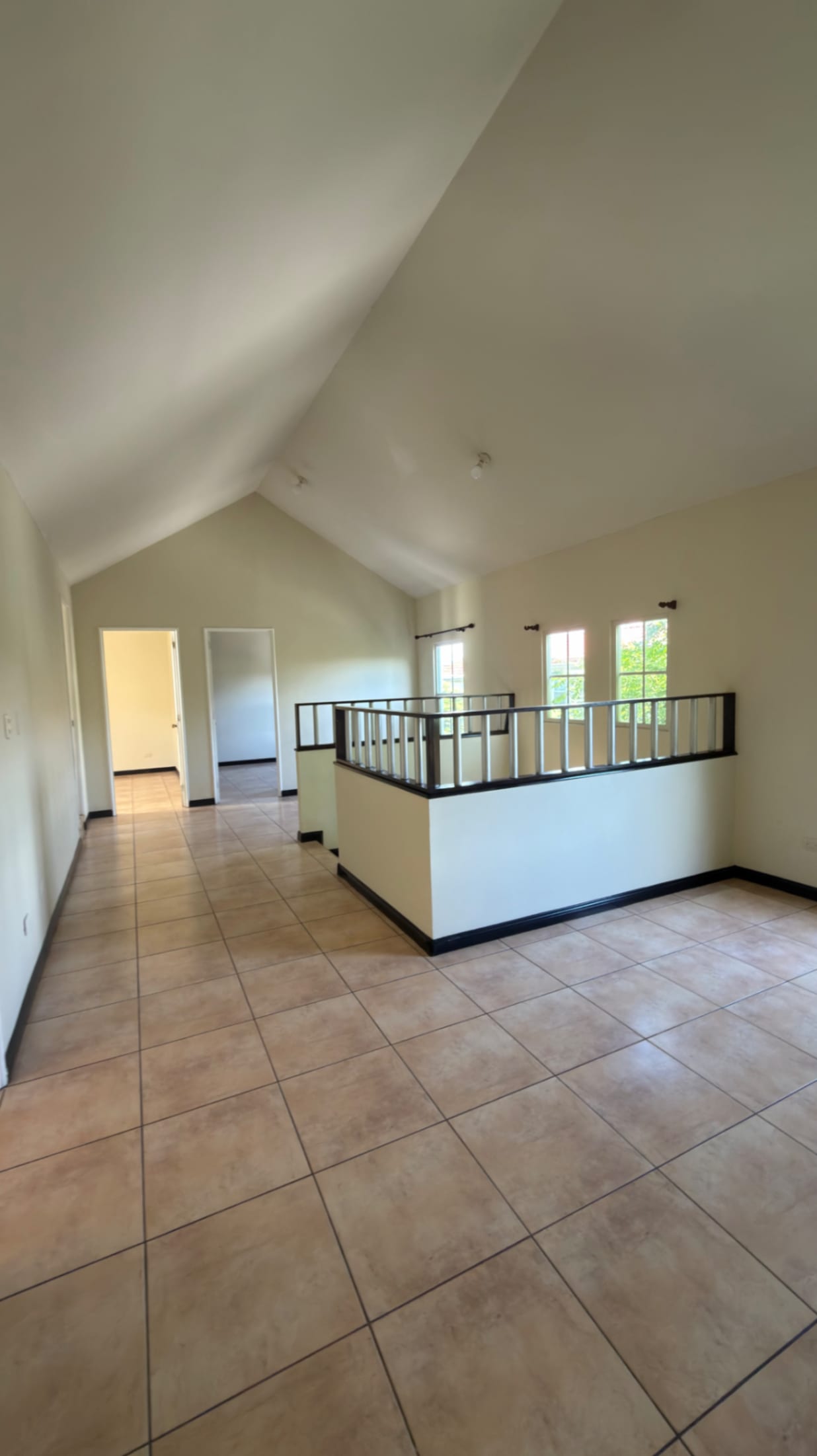 Casa en Renta Tipo Victoria Condadi Naranjo â Casa en Alquiler en Condado Naranjo, Zona 4 Mixco, Guatemala, Ciudad â foto 2 de 16