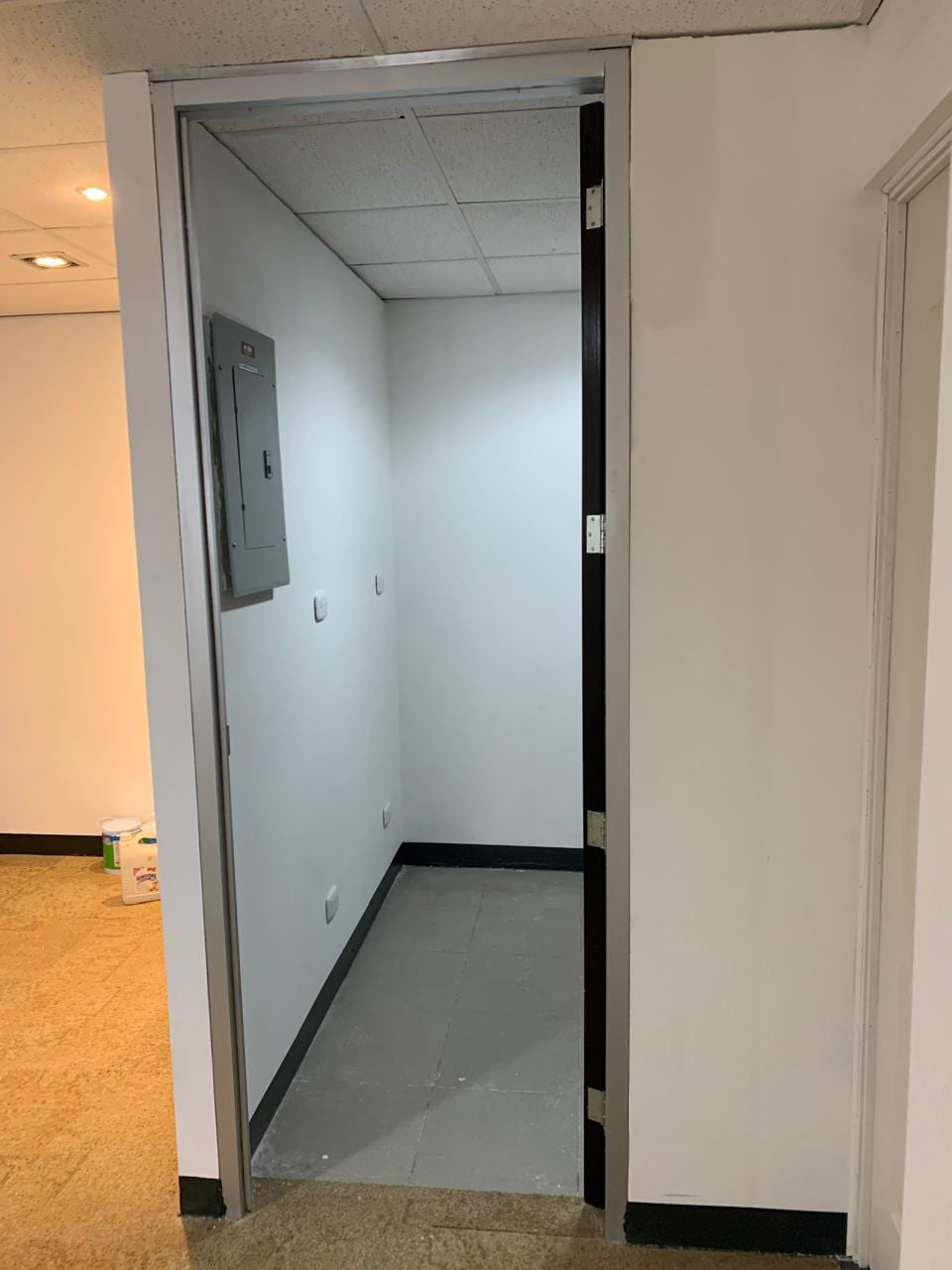 Oficina en Renta Z 10 Centro Empresarial — Oficina en Alquiler en Centro Empresarial, Zona 10, Guatemala, Ciudad — foto 7 de 13