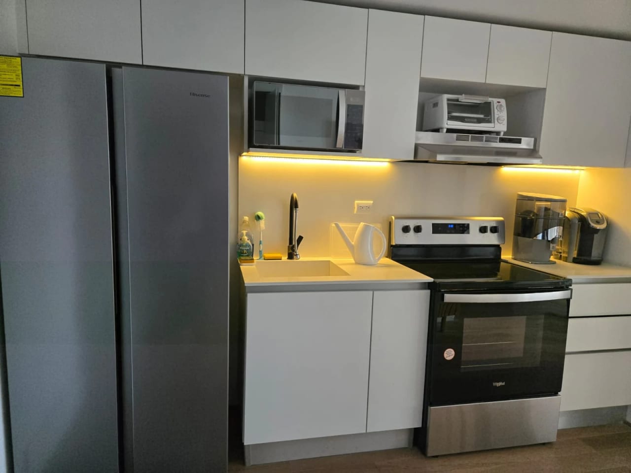 Apartamento full amueblado zona 5 Edificio Centrico — Apartamento en Alquiler en Zona 5, Guatemala, Ciudad — foto 1 de 13
