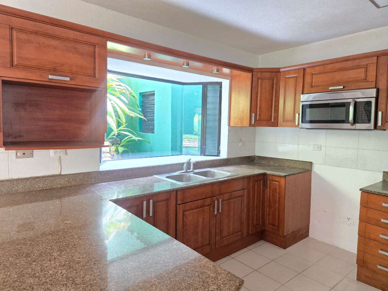 Preciosa casa en venta en Condominio la Encantada, km 12 Caes. — Casa en Venta en Carretera a El Salvador, Guatemala, Ciudad — foto 9 de 13