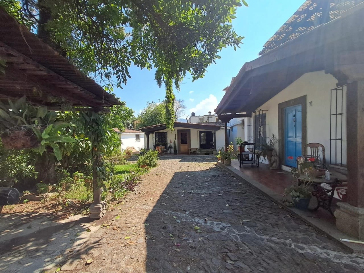 Encanto colonial, jardín y piscina. San Pedro Las Huertas — Casa en Venta en San Rafael Pie de la Cuesta, Sacatepéquez — foto 2 de 4