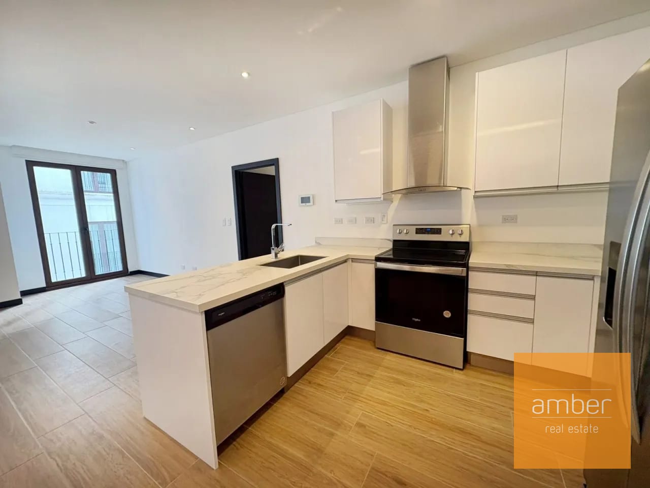 Apartamento en Lirios de Cayalá, zona 16 — Apartamento en Alquiler en Zona 16, Guatemala, Ciudad — foto 1 de 11
