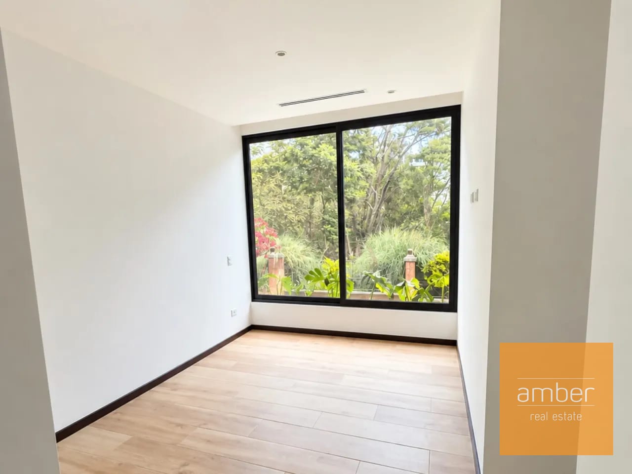 Apartamento en Dosento, zona 10 — Apartamento en Venta en Zona 10, Guatemala, Ciudad — foto 7 de 10