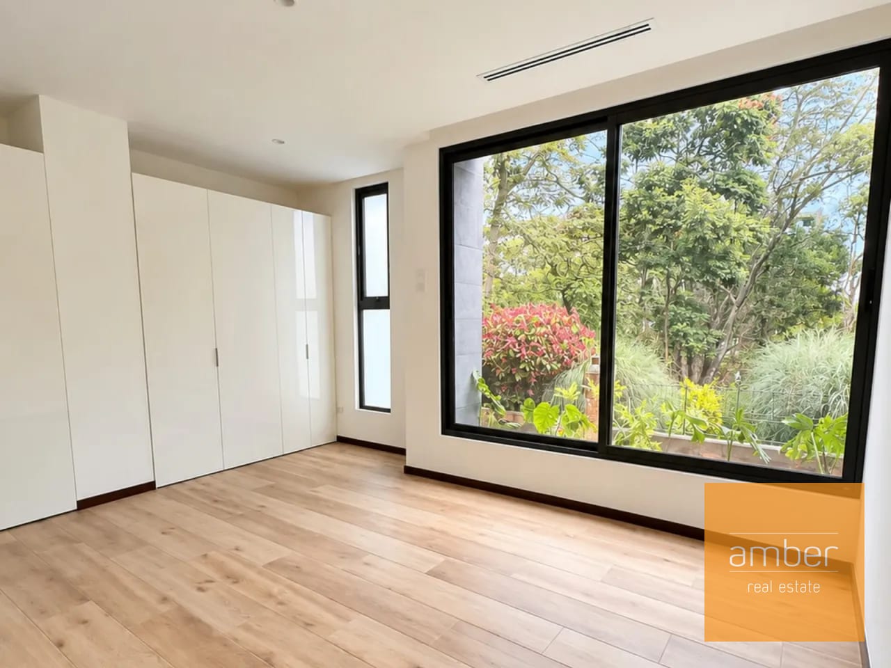 Apartamento en Dosento, zona 10 — Apartamento en Venta en Zona 10, Guatemala, Ciudad — foto 6 de 10
