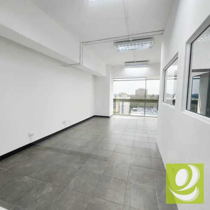 Oficina Moderna en Renta Zona 10 — Oficina en Alquiler en Zona 10, Guatemala, Ciudad — foto 2 de 10
