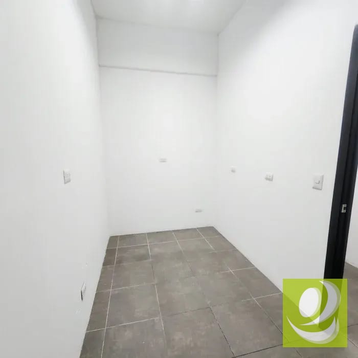 Oficina Moderna en Renta Zona 10 — Oficina en Alquiler en Zona 10, Guatemala, Ciudad — foto 8 de 10