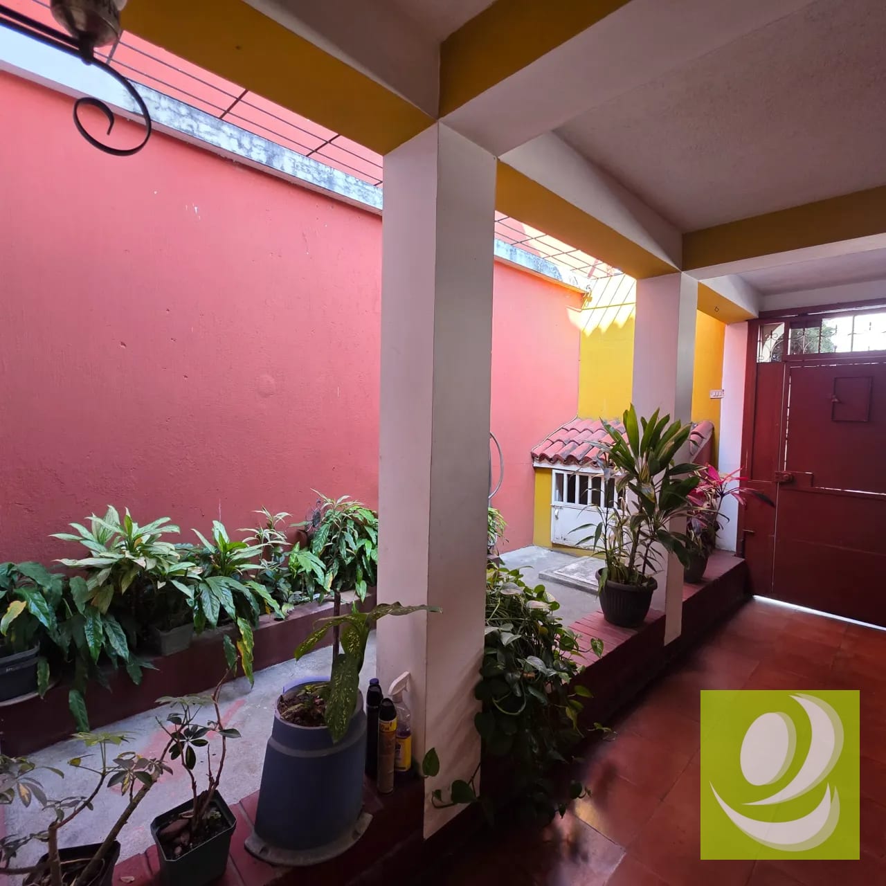 Vendo casa comercial en Valle del Sol Z. 4 de Mixco — Casa en Venta en Bosques de San Nicolás, Zona 4 Mixco, Guatemala, Ciudad — foto 3 de 11