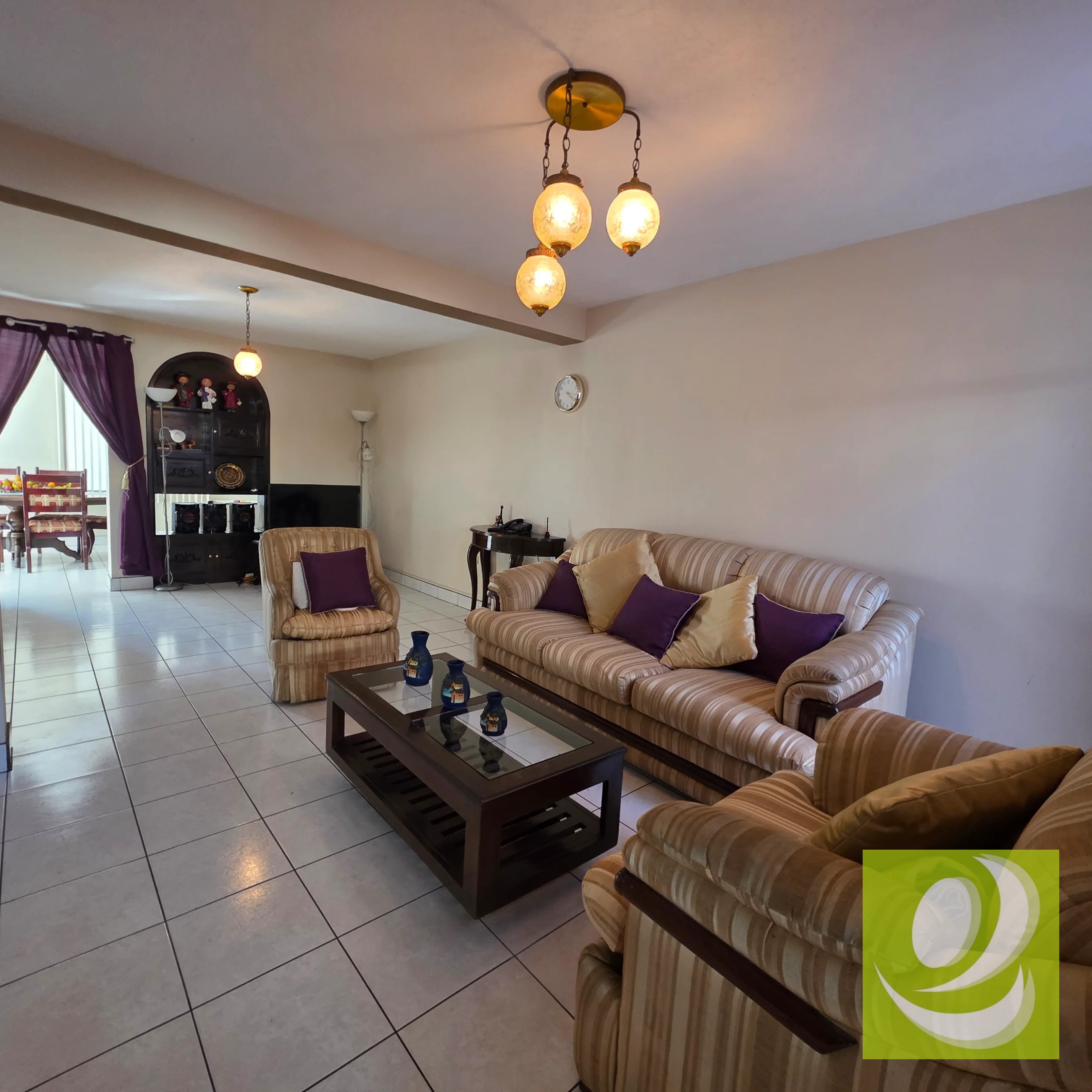 Vendo casa comercial en Valle del Sol Z. 4 de Mixco - 1