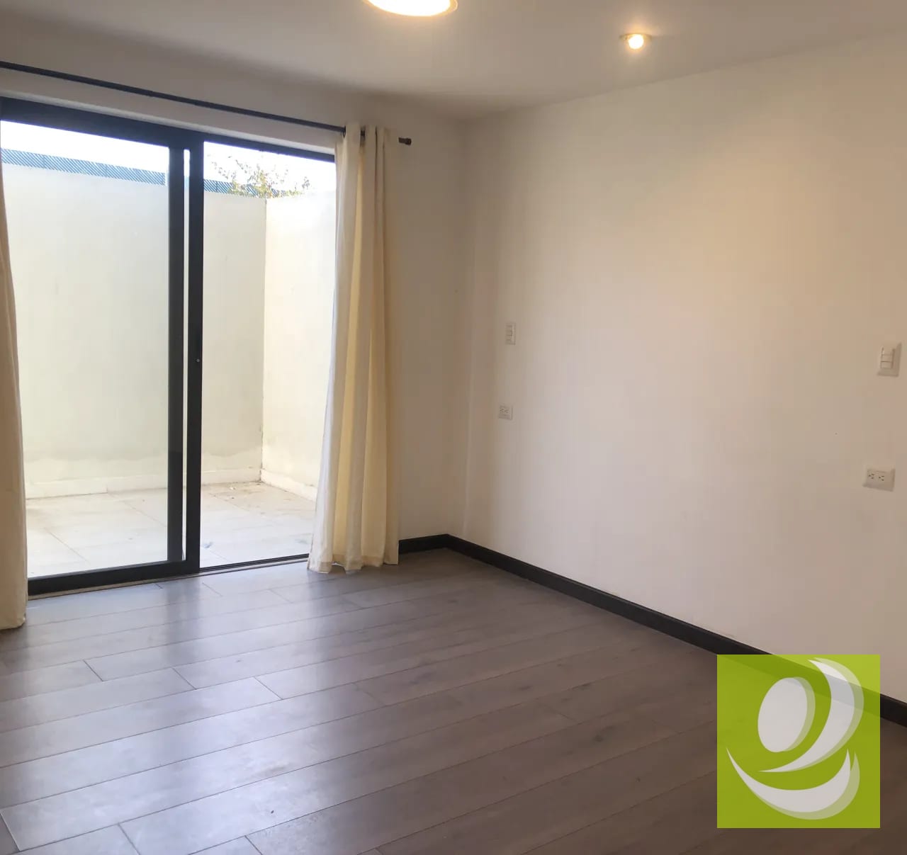 APARTAMENTO CON PATIO EN VENTA, EDIFICIO DI FIORI ZONA 7 — Apartamento en Venta en Zona 7, Guatemala, Ciudad — foto 4 de 5