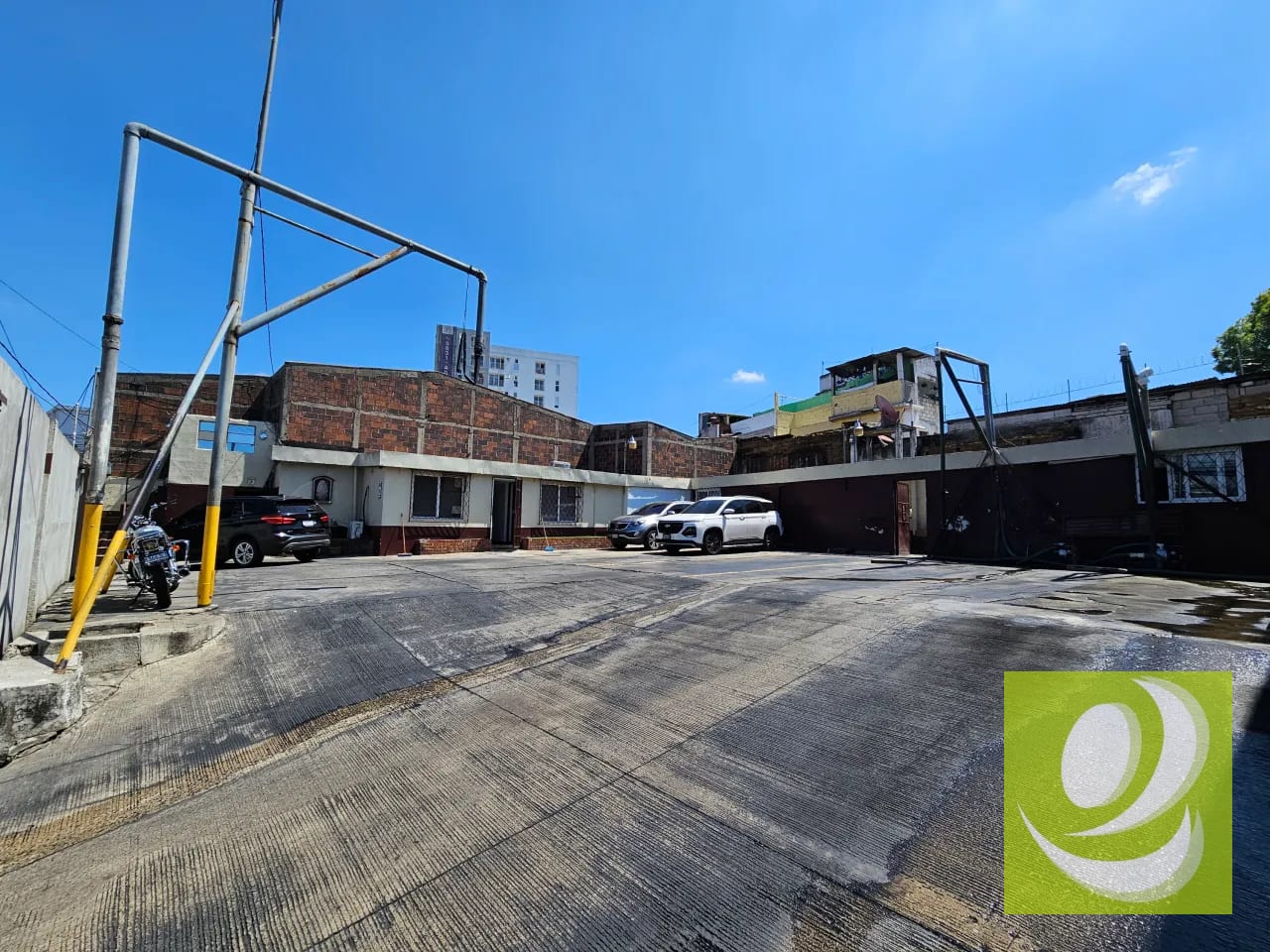 📍 Terreno Comercial con Oficina y bodega pequeña en Renta – Zona 5, Ciudad de Guatemala Precio de renta: USD 5,600 mensuales Código: PAT-006-05-23 — Terreno en Alquiler en Zona 5, Guatemala, Ciudad — foto 2 de 12