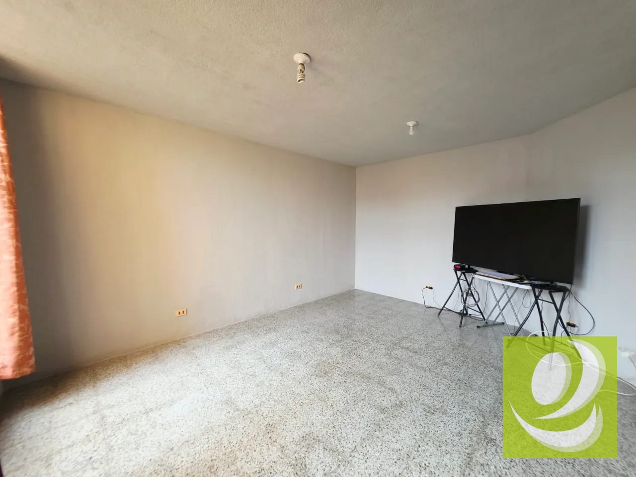 CASA GRANDE EN VENTA EN PINARES DE SAN CRISTOBAL — Casa en Venta en Pinares de San Cristobal, Zona 8 Mixco, Guatemala, Ciudad — foto 4 de 14