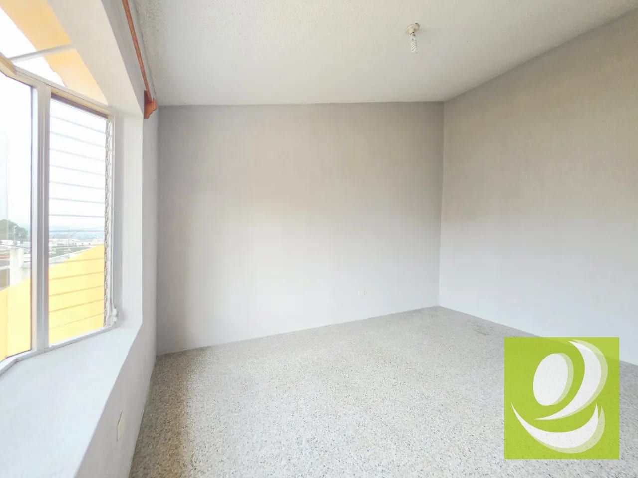CASA GRANDE EN VENTA EN PINARES DE SAN CRISTOBAL — Casa en Venta en Pinares de San Cristobal, Zona 8 Mixco, Guatemala, Ciudad — foto 11 de 14