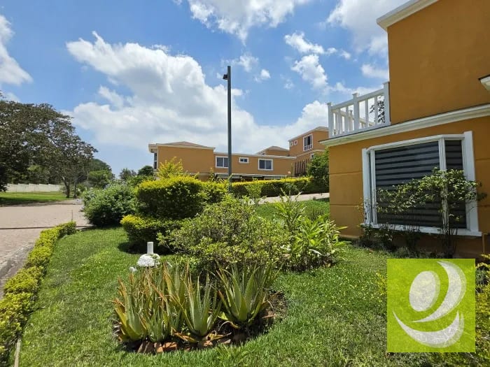 VENDO o RENTO CASA EN CAES EN SAN MARTIN DE ALLENDE — Casa en Venta en Centro Comercial Pradera, Santa Catarina Pinula, Guatemala, Ciudad — foto 2 de 12