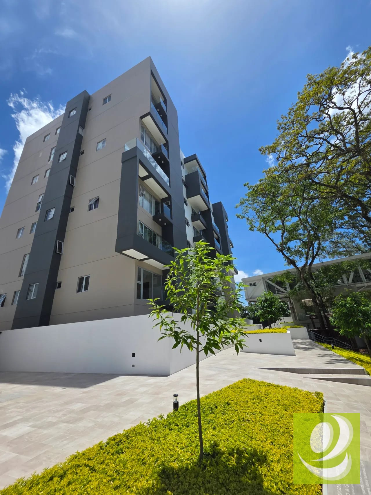 ✨ UNA EXPERIENCIA RESIDENCIAL ÚNICA - APARTAMENTO DISPONIBLE PARA RENTA O VENTA ✨ — Apartamento en Alquiler en Condado Naranjo, Zona 4 Mixco, Guatemala, Ciudad — foto 2 de 11