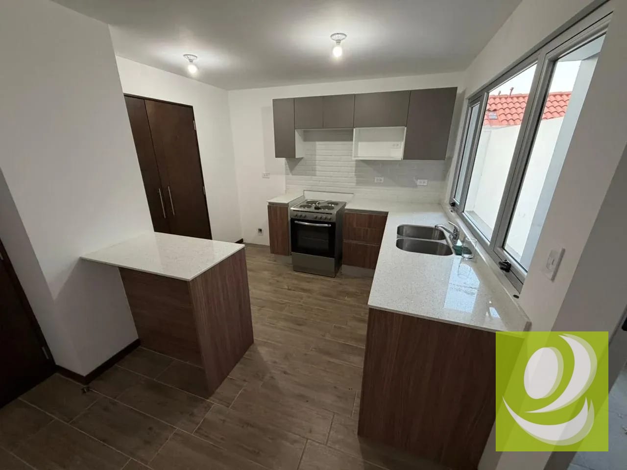 Apartamento Moderno en Venta/Renta – Nuvó Naranjo, Zona 4 Mixco - Precio de venta: Q1,700,000 | Renta: Q8,150 (incluye mantenimiento) Código: PMA-010-05-26 — Apartamento en Alquiler en Condado Naranjo, Zona 4 Mixco, Guatemala, Ciudad — foto 4 de 6