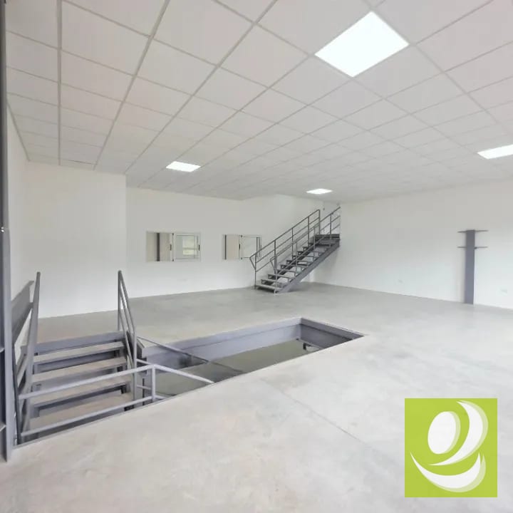OFIBODEGA EN VENTA DENTRO DE CONDOMINIO INDUSTRIAL EN PETAPA ZONA 12 — Bodega / Ofibodega en Venta en Zona 12, Guatemala, Ciudad — foto 3 de 5
