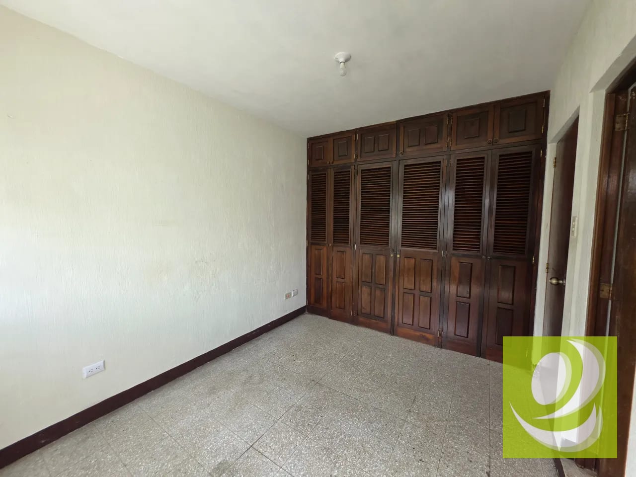 🏡 Casa de 2 Niveles en Venta – Kaminal Juyú II, Zona 7, Ciudad de Guatemala Precio de venta: Q2,200,000 Código interno: PVC-014-06-26 — Casa en Venta en Kaminaljuyú, Zona 7, Guatemala, Ciudad — foto 8 de 12