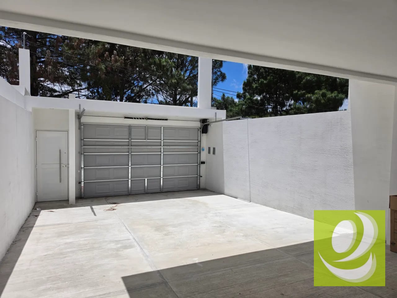 Casa de 2 Niveles en Venta – Sector B1, San Cristóbal I, Mixco, Zona 8 — Casa en Venta en Pinares de San Cristobal, Zona 8 Mixco, Guatemala, Ciudad — foto 2 de 11