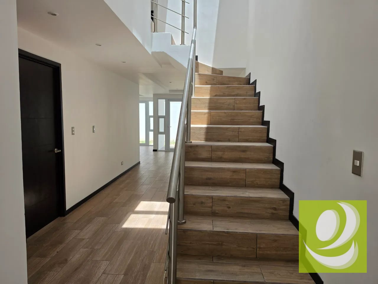 Casa de 2 Niveles en Venta – Sector B1, San Cristóbal I, Mixco, Zona 8 — Casa en Venta en Pinares de San Cristobal, Zona 8 Mixco, Guatemala, Ciudad — foto 4 de 11