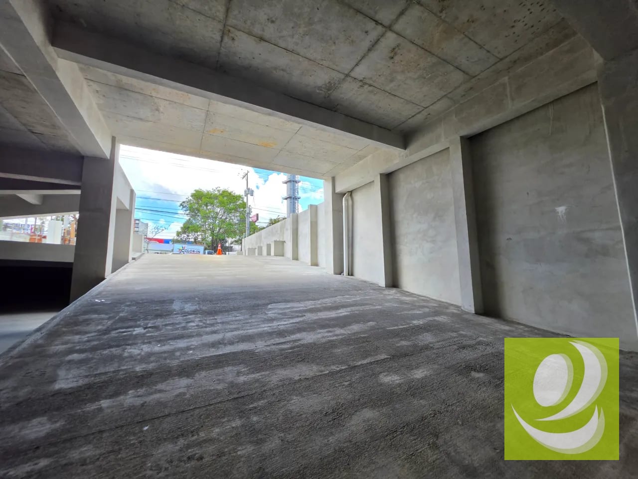 Se Renta Mega Nave Industrial y Comercial en Calzada Roosevelt Zona 11 — Bodega / Ofibodega en Alquiler en Zona 11, Guatemala, Ciudad — foto 6 de 10