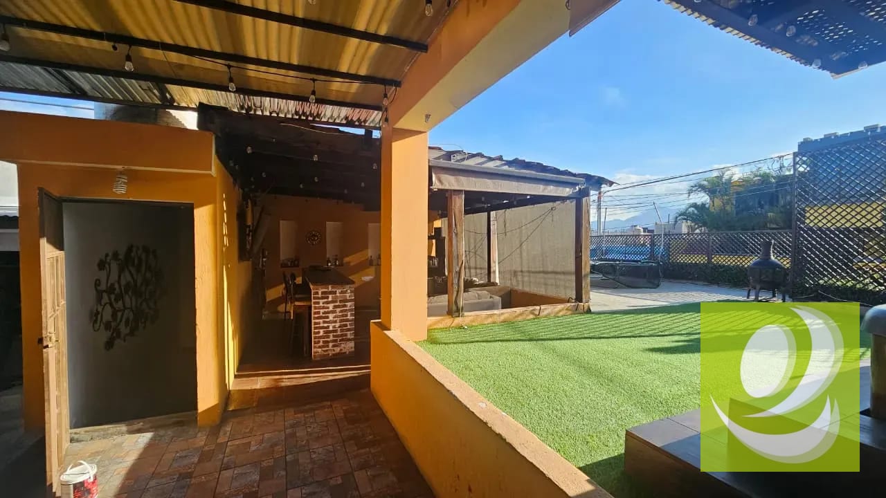 Casa en Venta Lomas de Balcones, San Cristobal, Mixco — Casa en Venta en Pinares de San Cristobal, Zona 8 Mixco, Guatemala, Ciudad — foto 1 de 5