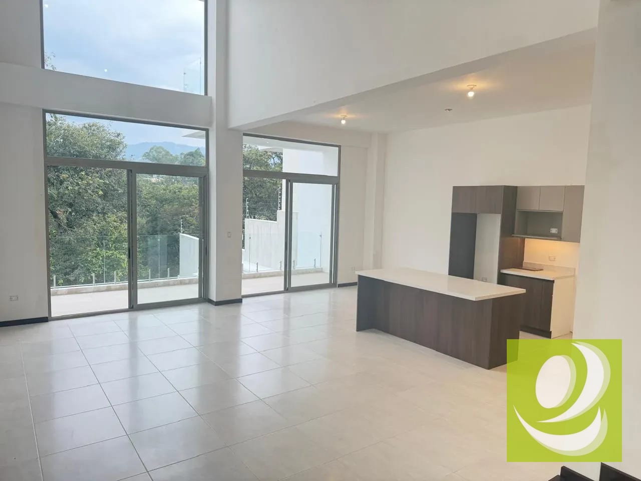 Descubre esta casa en Venta Las 3 Ceibas San Cristóbal — Casa en Venta en Vista al Valle, Zona 8 Mixco, Guatemala, Ciudad — foto 2 de 6
