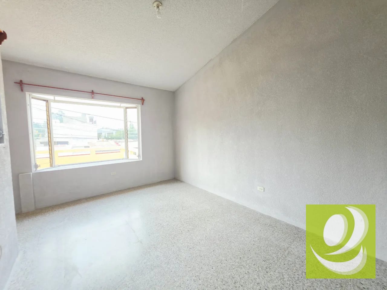Casa en Venta Pinares de San Cristobal — Casa en Venta en Pinares de San Cristobal, Zona 8 Mixco, Guatemala, Ciudad — foto 1 de 6