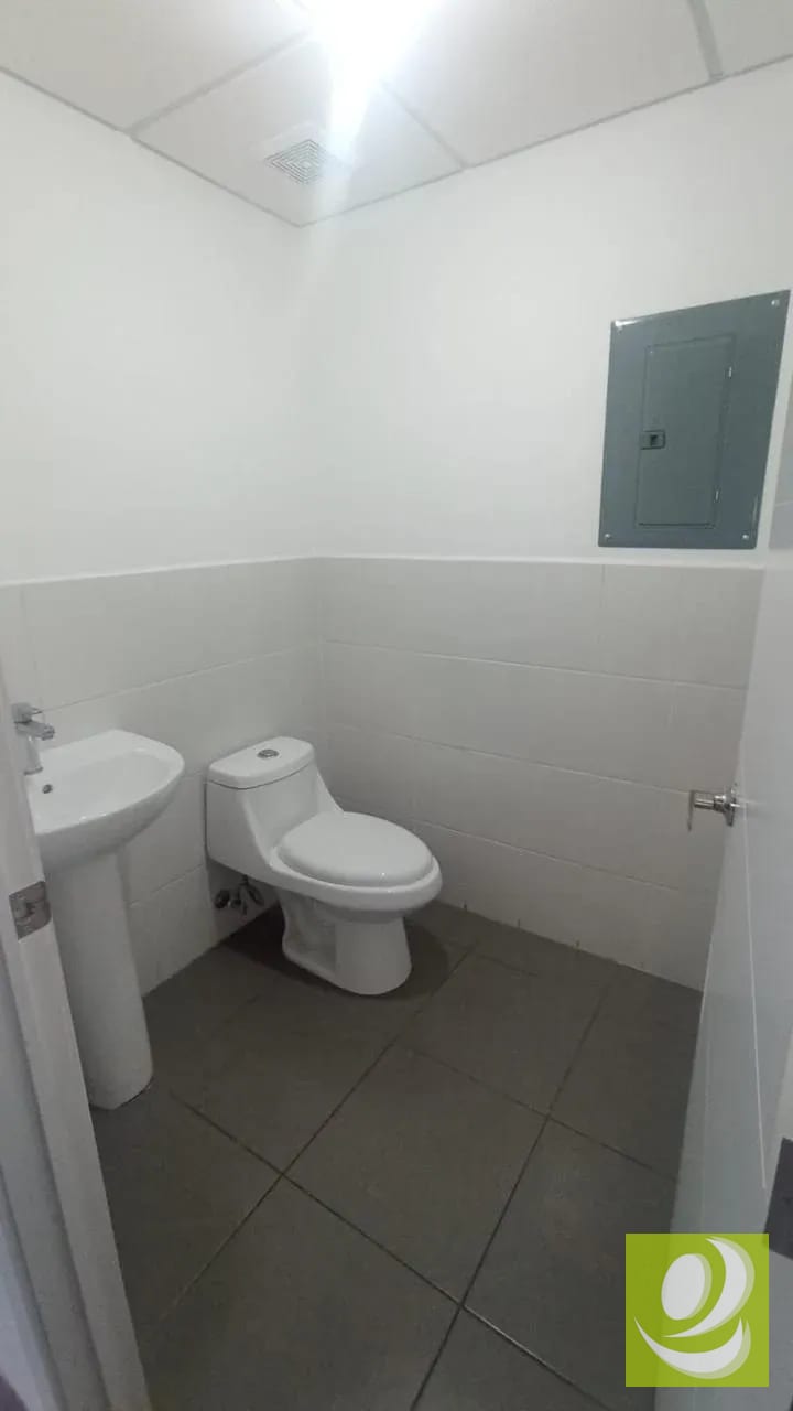 Se Renta Oficina en Edificio Ascend — Oficina en Alquiler en Ascend, Zona 9, Guatemala, Ciudad — foto 6 de 6