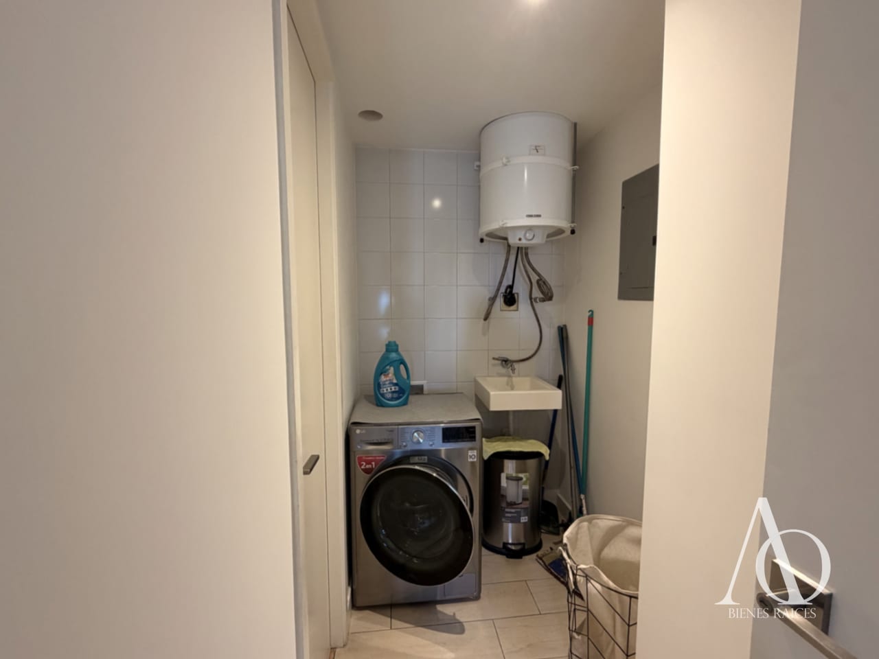 Apartamento en Alquiler Edificio Quo, zona 4 N5 / EN DIRECTO 02 o — Apartamento en Alquiler en QUO, Zona 4, Guatemala, Ciudad — foto 6 de 9