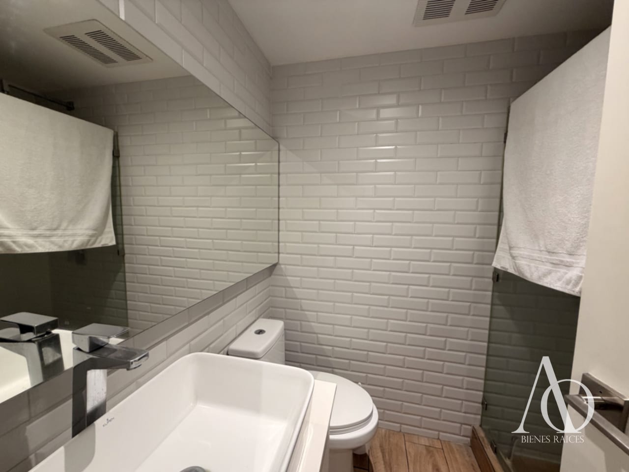 Apartamento en Alquiler Edificio Quo, zona 4 N5 / EN DIRECTO 02 o — Apartamento en Alquiler en QUO, Zona 4, Guatemala, Ciudad — foto 7 de 9