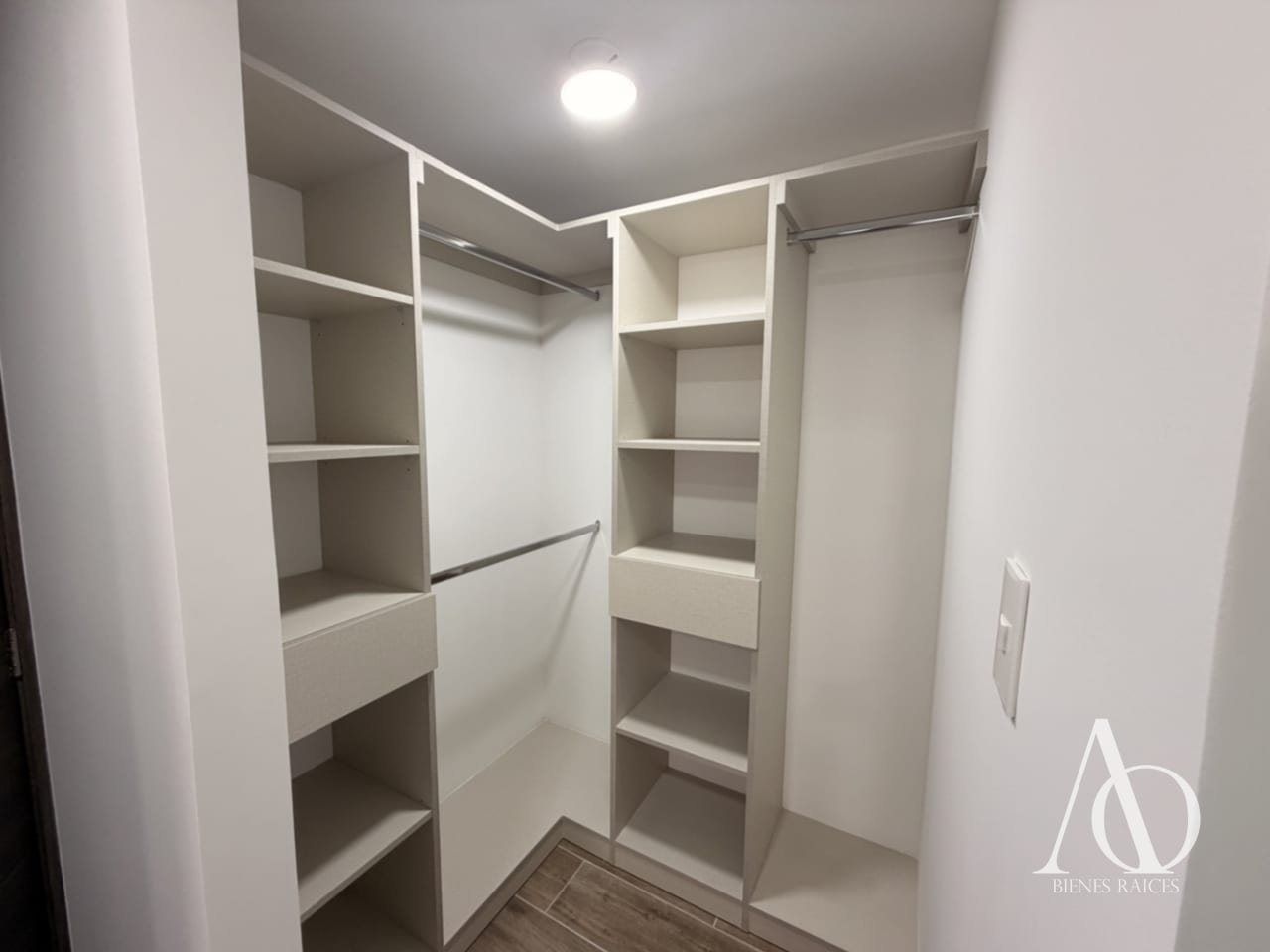 Apartamento en Alquiler Edificio Modra, zona 4 N10 / EN DIRECTO t2 — Apartamento en Alquiler en Modra, Zona 4, Guatemala, Ciudad — foto 6 de 15