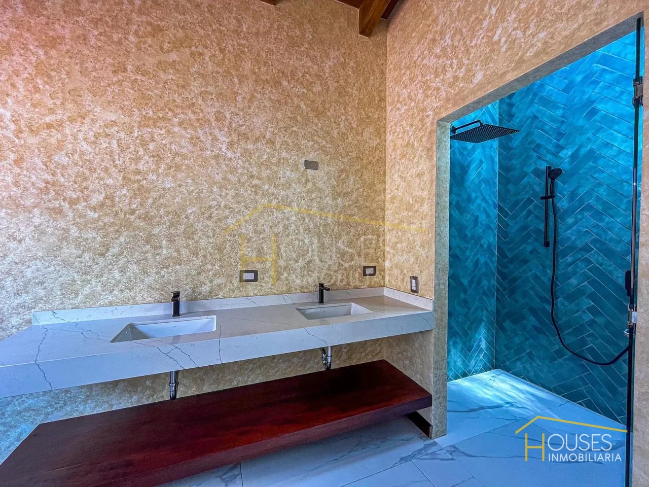 Vendo Casa en Condado del Obispo, Antigua Guatemala — Casa en Venta en Antigua, Sacatepéquez — foto 12 de 14