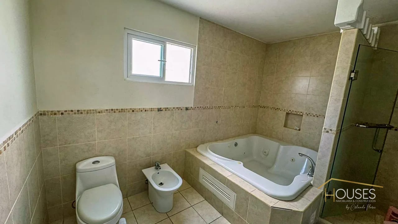 Vendo Casa en Las Luces del Encinal, Zona 7 Mixco — Casa en Venta en El Encinal, Zona 7 Mixco, Guatemala, Ciudad — foto 16 de 16