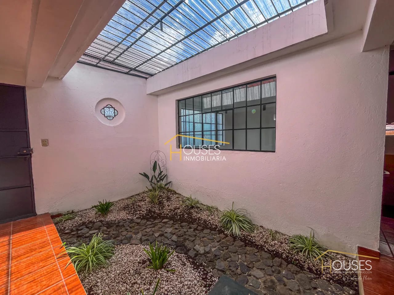 Vendo Casa en San Pedro las Huertas, Antigua Guatemala — Casa en Venta en San Pedro Las Huertas, Antigua, Sacatepéquez — foto 1 de 16