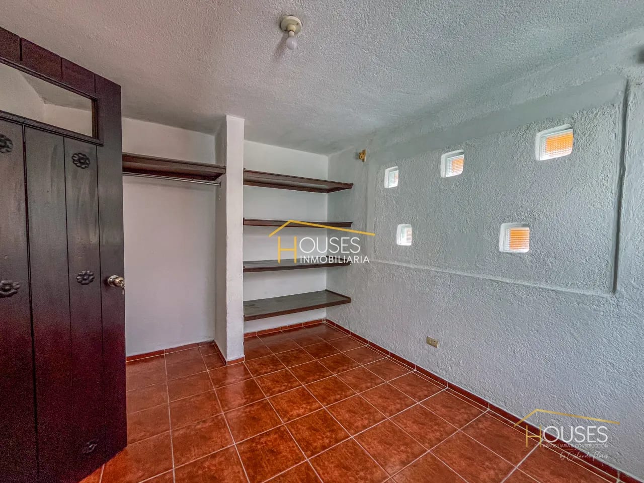 Vendo Casa en San Pedro las Huertas, Antigua Guatemala — Casa en Venta en San Pedro Las Huertas, Antigua, Sacatepéquez — foto 6 de 16