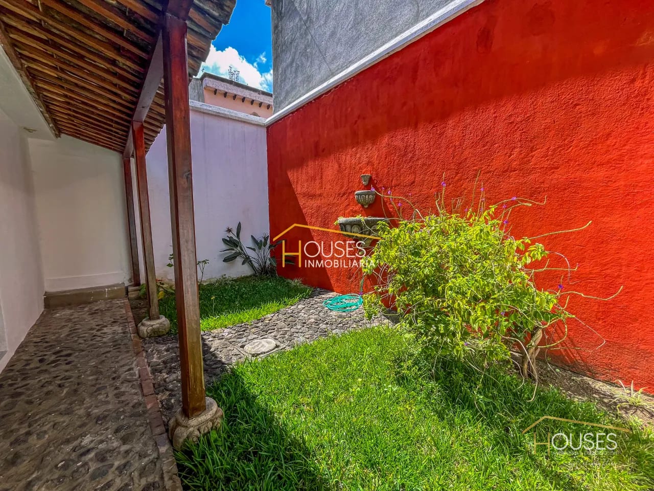 Vendo Casa en San Pedro las Huertas, Antigua Guatemala — Casa en Venta en San Pedro Las Huertas, Antigua, Sacatepéquez — foto 12 de 16