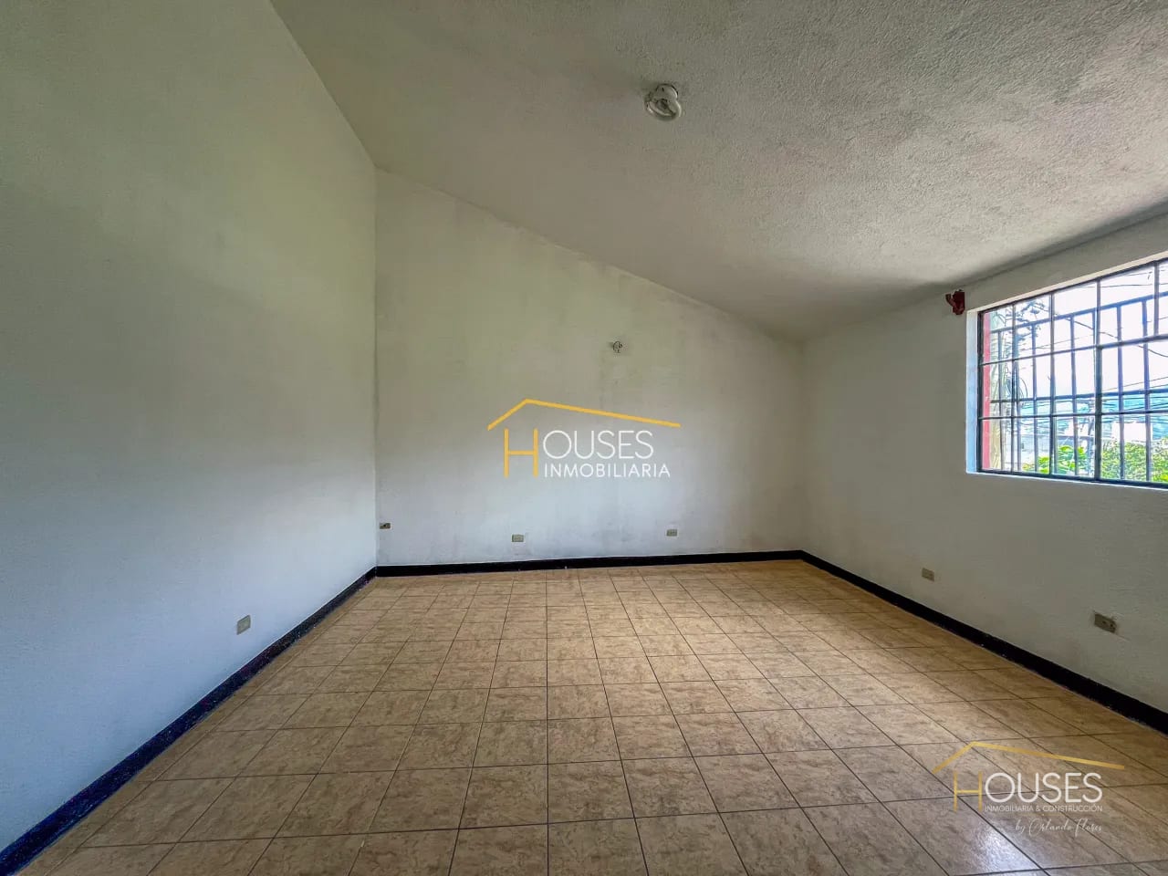 Vendo Casa en San Pedro las Huertas, Antigua Guatemala — Casa en Venta en San Pedro Las Huertas, Antigua, Sacatepéquez — foto 13 de 16