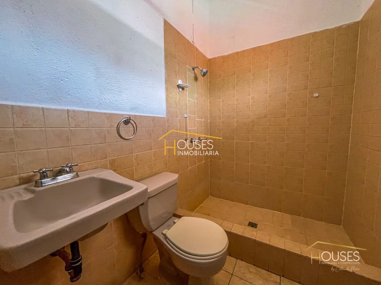 Vendo Casa en San Pedro las Huertas, Antigua Guatemala — Casa en Venta en San Pedro Las Huertas, Antigua, Sacatepéquez — foto 15 de 16