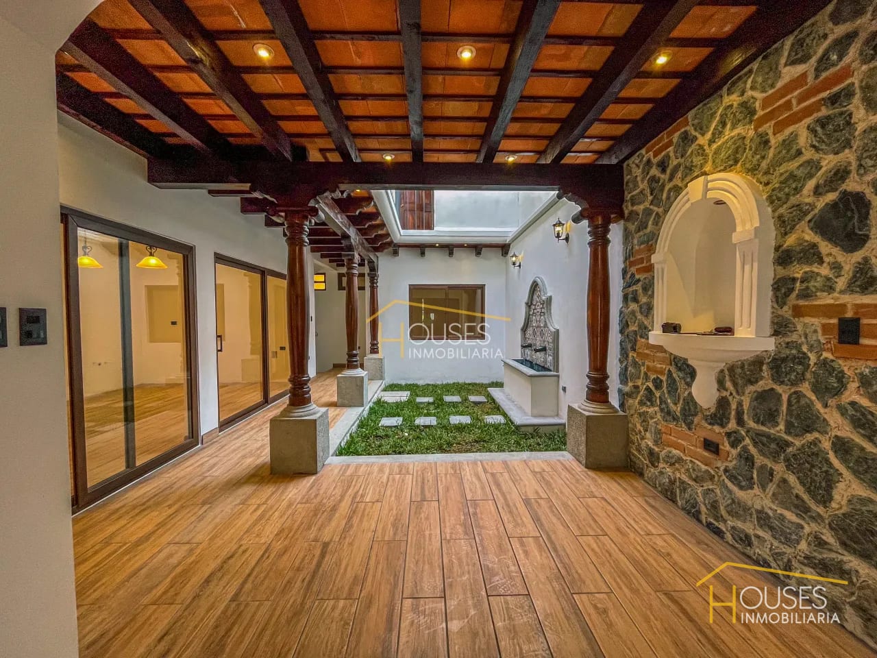 Vendo Casa en Antigua Gardens, Alotenango — Casa en Venta en Antigua Gardens, Alotenango, Sacatepéquez — foto 1 de 12