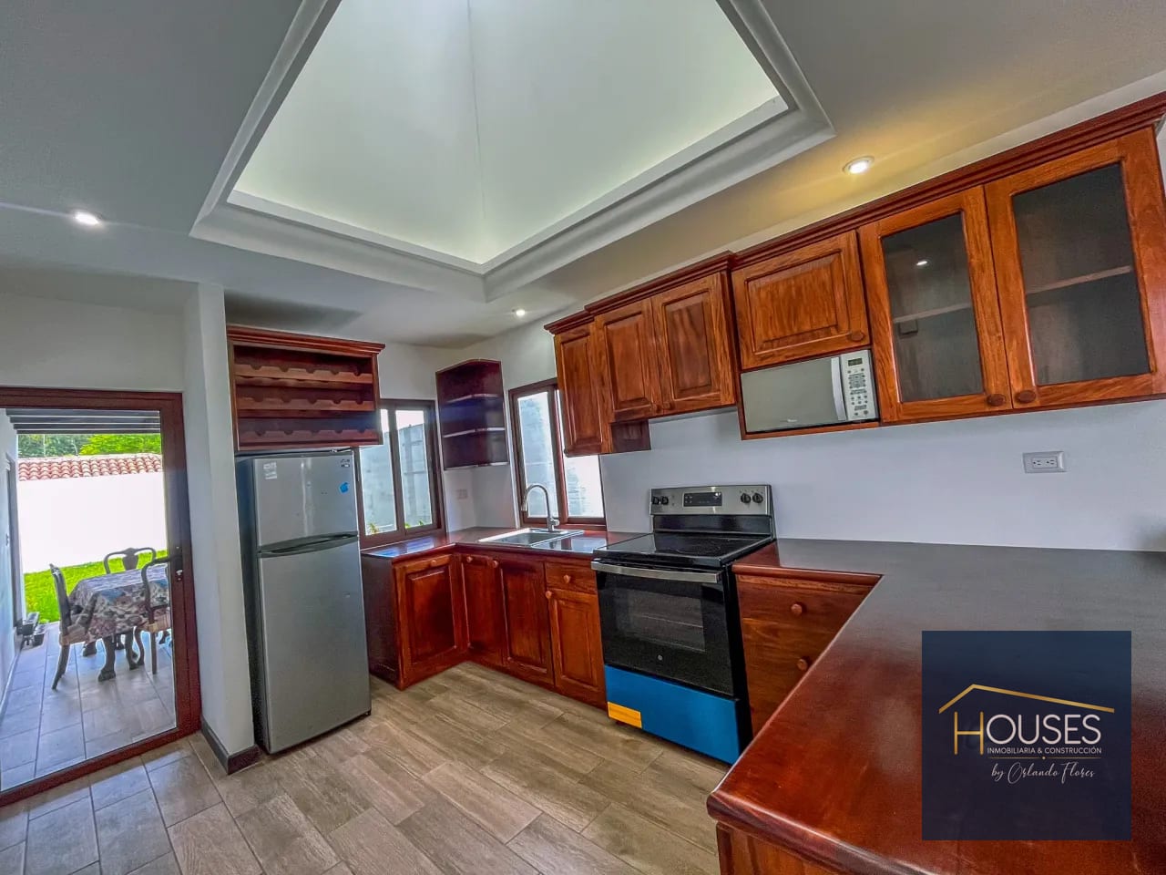 Vendo Casa en Condominio Santa Delfina, San Pedro las Huertas — Casa en Venta en Santa Delfina, Antigua, Sacatepéquez — foto 2 de 16