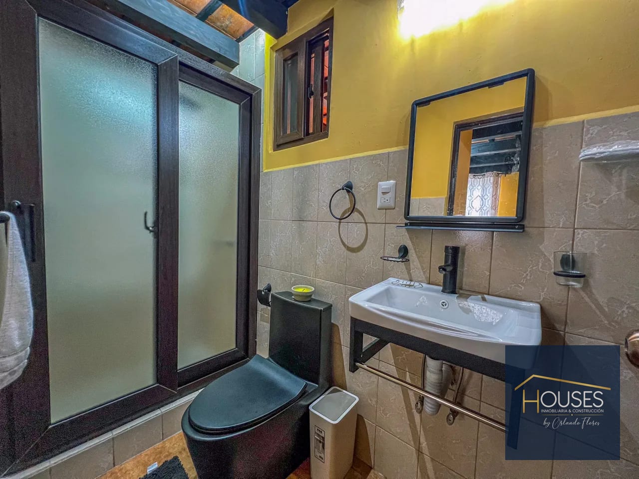 Rento Casa Amoblada de Esquina en Antigua Guatemala — Casa en Alquiler en Antigua, Sacatepéquez — foto 7 de 14